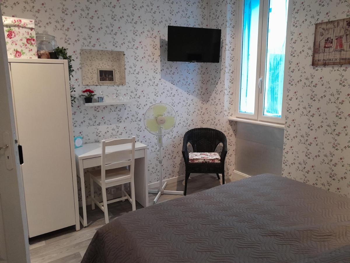 Sur La Bonnefooi Bed and Breakfast Prades-sur-Vernazobre Buitenkant foto