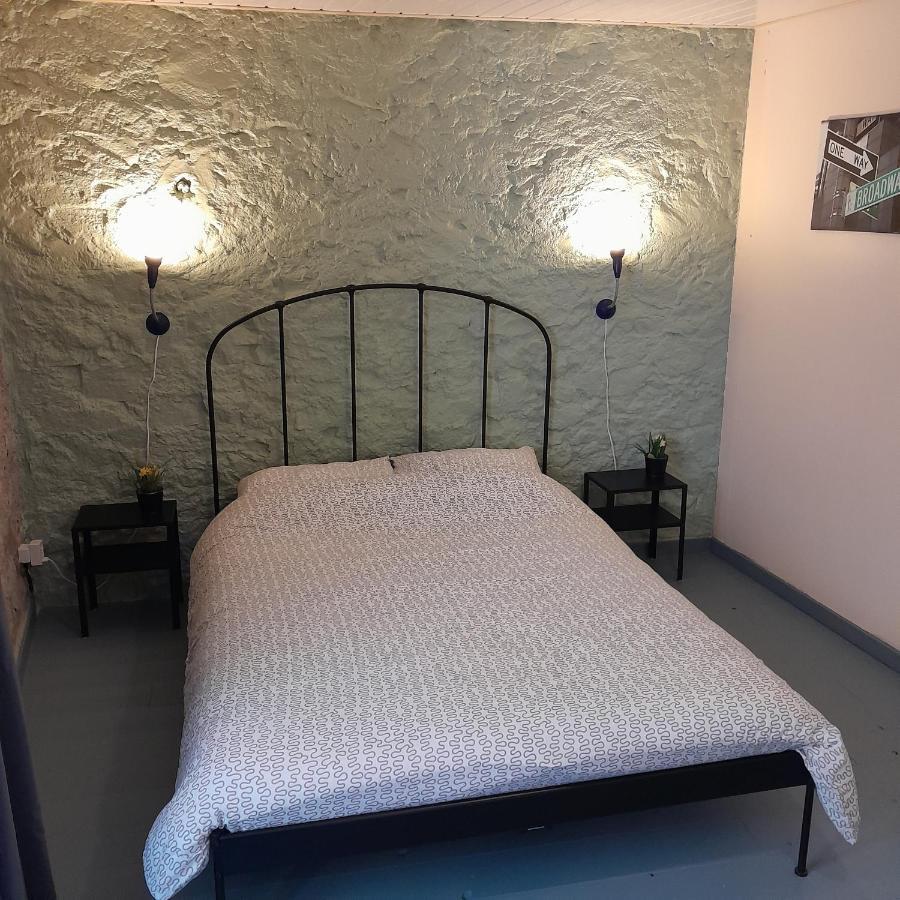 Sur La Bonnefooi Bed and Breakfast Prades-sur-Vernazobre Buitenkant foto